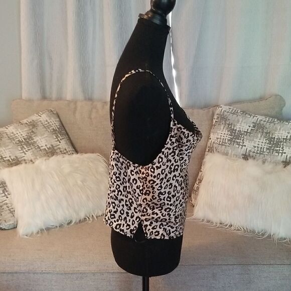 FOREVER 21 wovenTop Black and tan new with tags medium - Picture 3 of 10